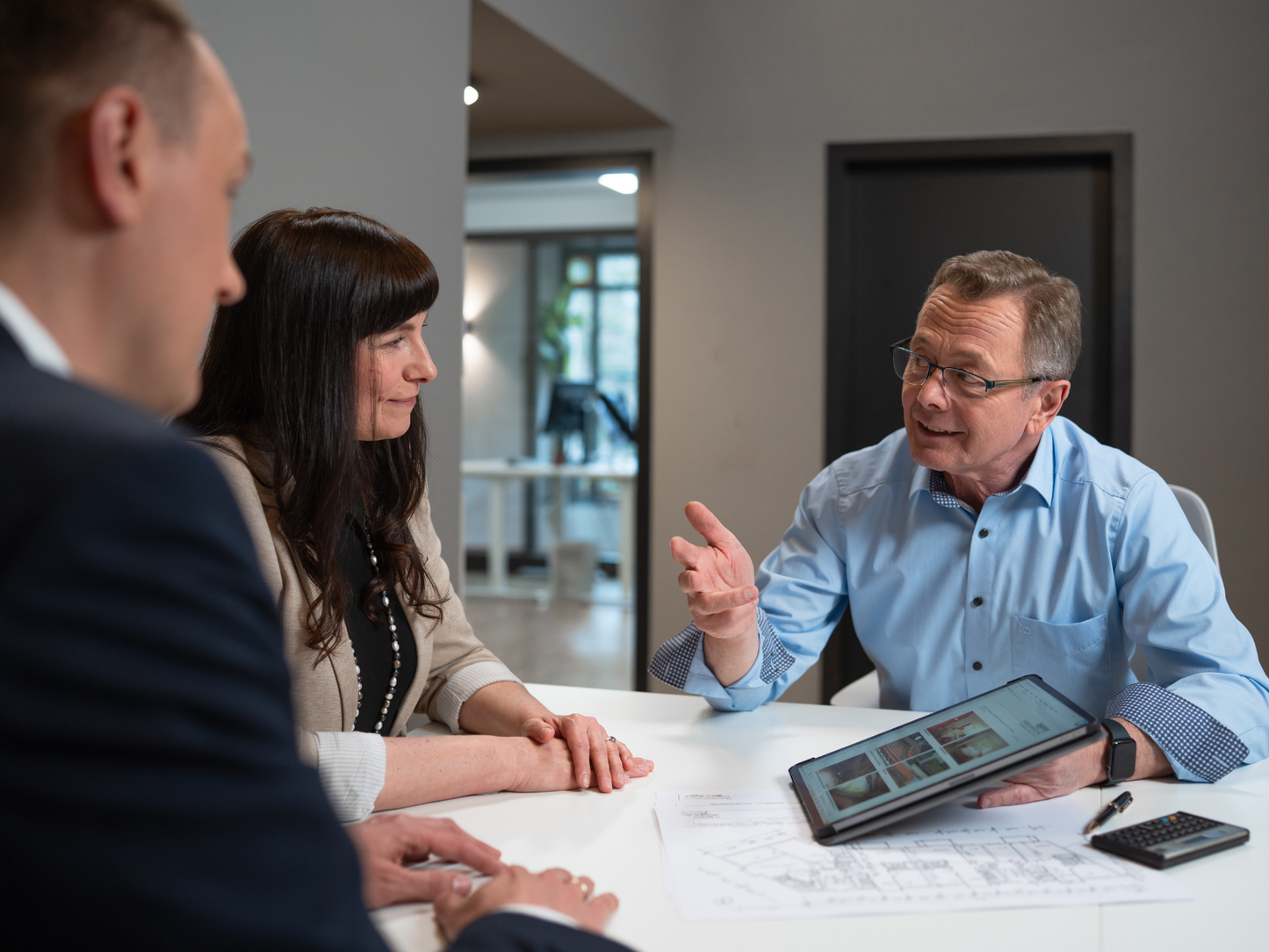 Verlässliche Immobilienbewertung in Hamburg – mit REPPE an Ihrer Seite. Unsere erfahrenen Sachverständigen bewerten Ihre Immobilie professionell, individuell und direkt vor Ort.