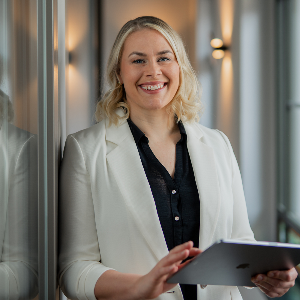 Christiane Reppe ist Ihre Sachverständige für Immobilienbewertung – mit fundierter Fachkompetenz und umfassender Marktkenntnis. Sie erstellt qualifizierte Wertermittlungen für private und gewerbliche Immobilien – zuverlässig, objektiv und deutschlandweit.